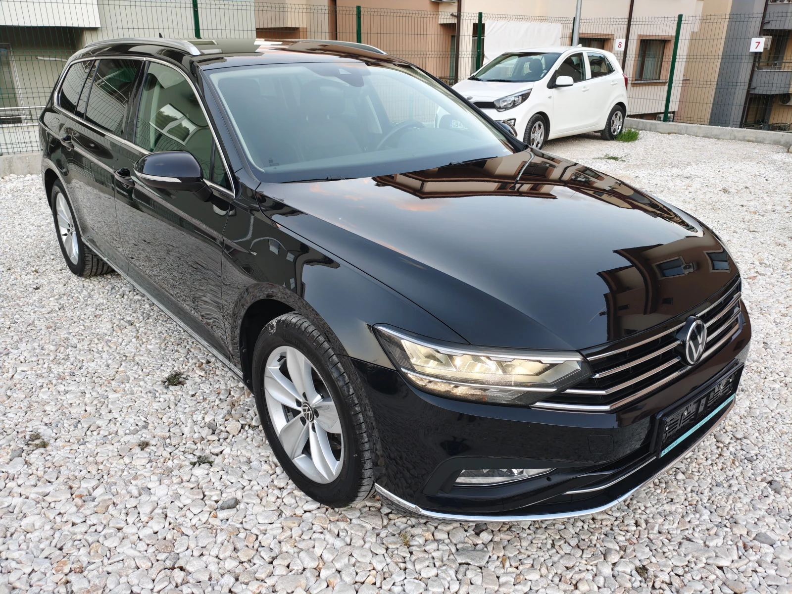 VW Passat 2.0TDi 200к.с 4x4 Elegance DSG - изображение 4