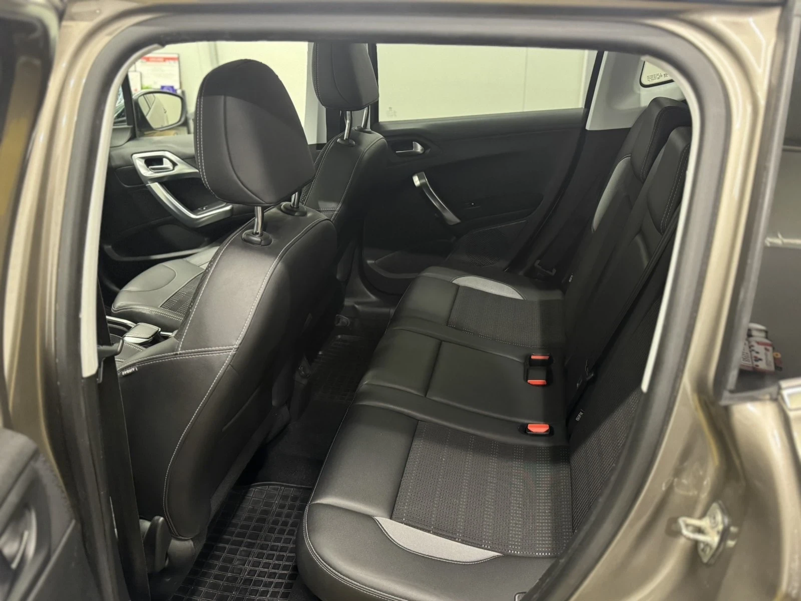 Peugeot 2008 1.6 hdi 92 кс  - изображение 9