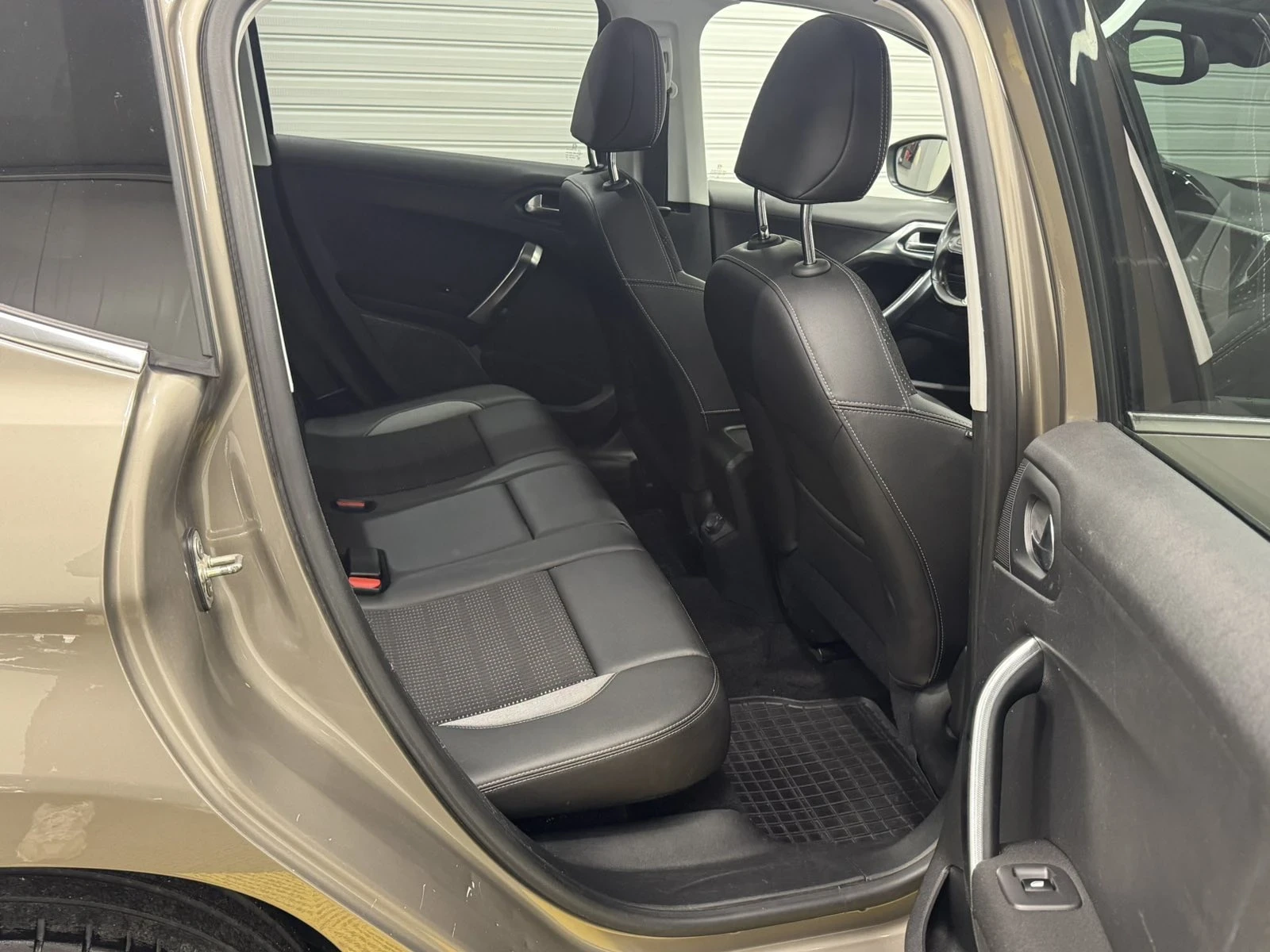 Peugeot 2008 1.6 hdi 92 кс  - изображение 4