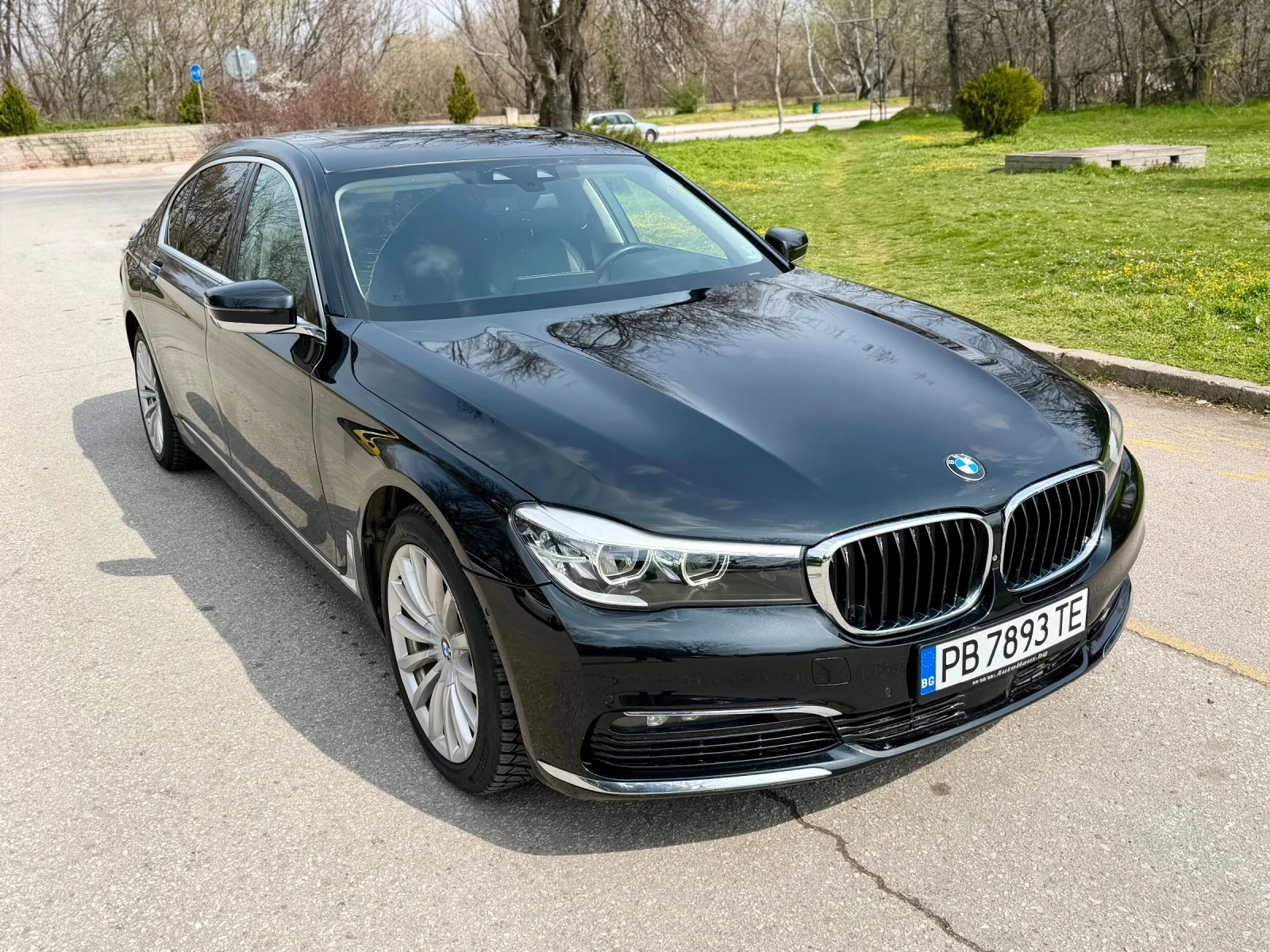 BMW 740 Li Luxury, снимка 2 - Автомобили и джипове - 53665327