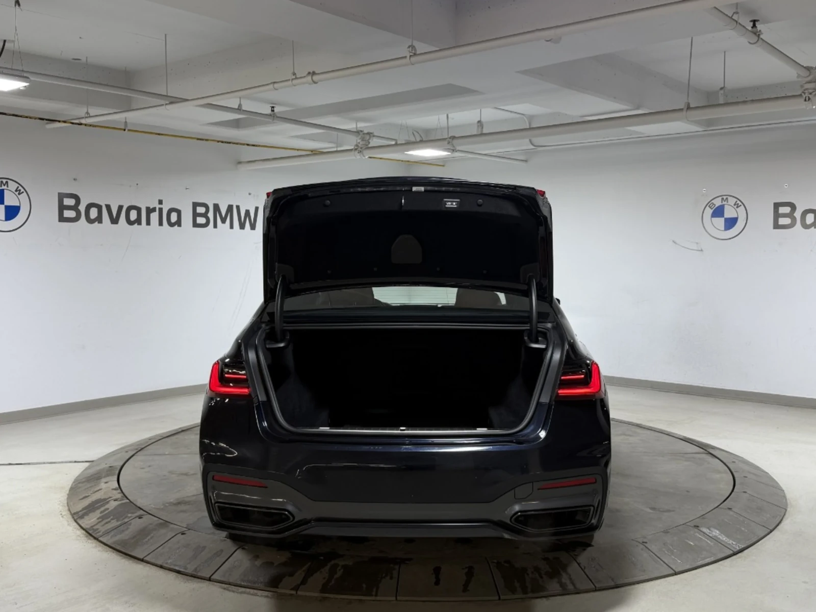 BMW 750 xDrive* M* Pack* Premium Pack* HeadUp* 360* Keyles - изображение 7