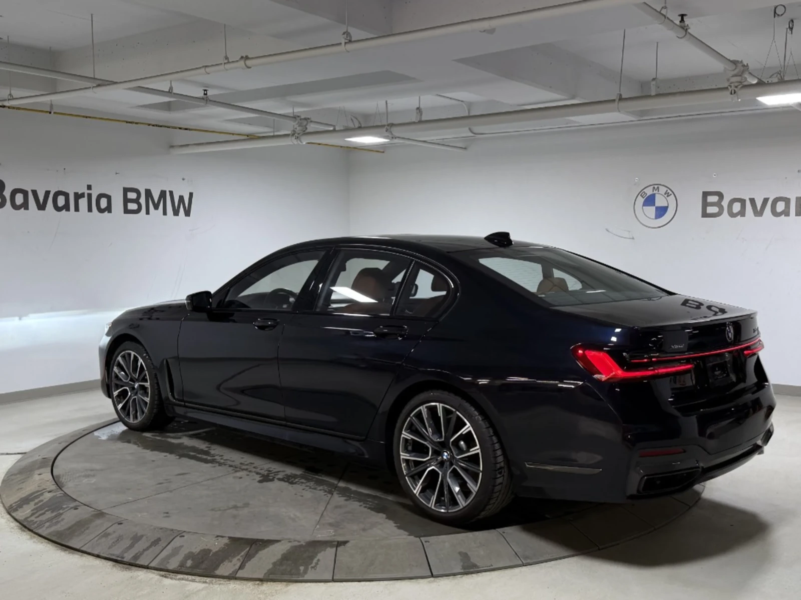 BMW 750 xDrive* M* Pack* Premium Pack* HeadUp* 360* Keyles - изображение 6