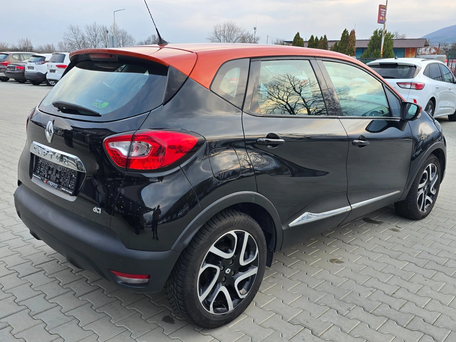 Renault Captur 1.5DCI, Нави, Камера, Keyless!, снимка 2 - Автомобили и джипове - 53894298