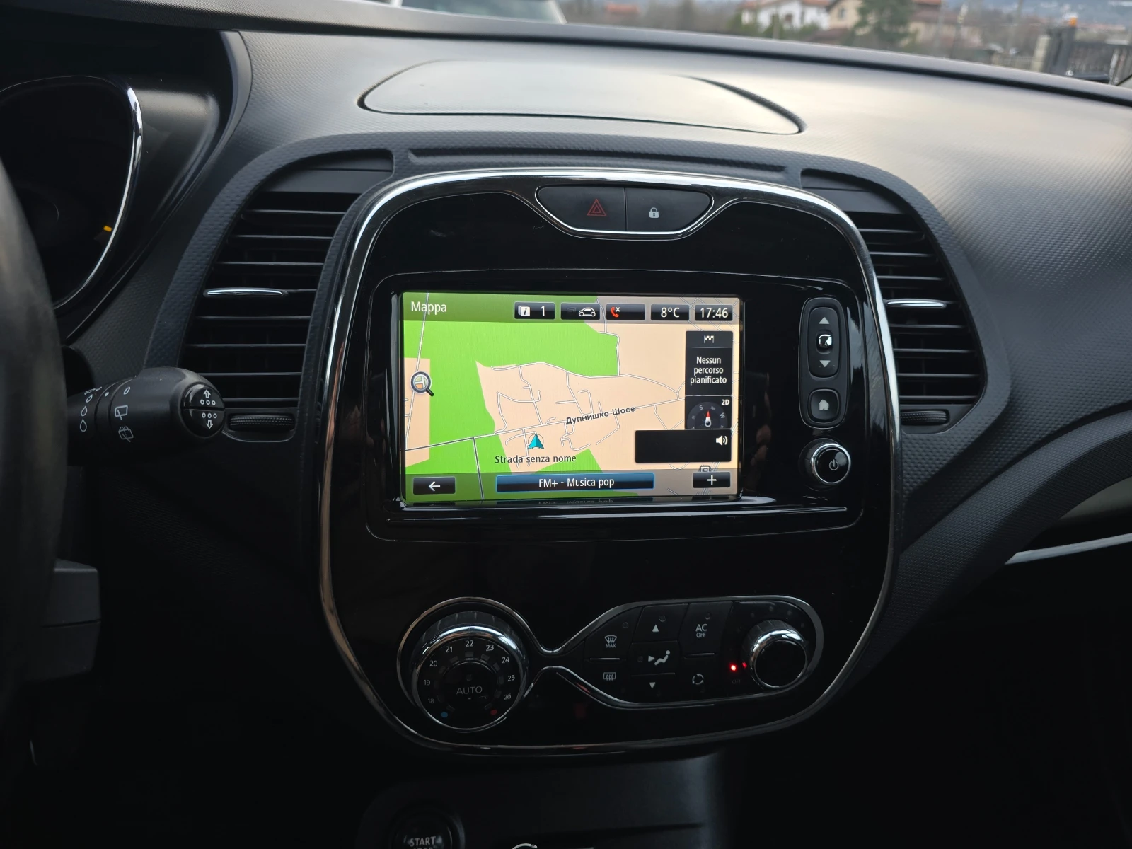 Renault Captur 1.5DCI, Нави, Камера, Keyless!, снимка 9 - Автомобили и джипове - 53894298