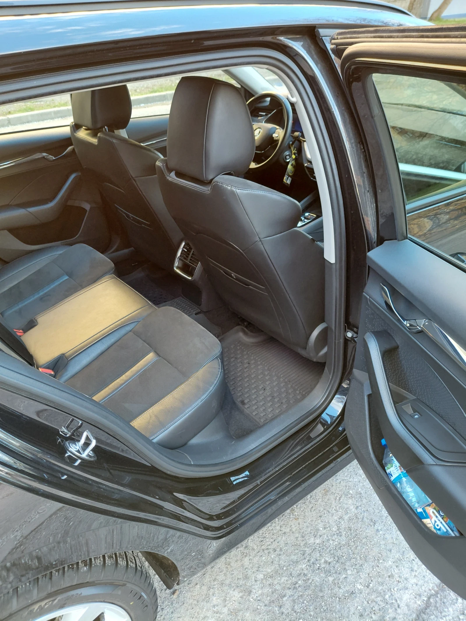 Skoda Octavia, снимка 8 - Автомобили и джипове - 54109036