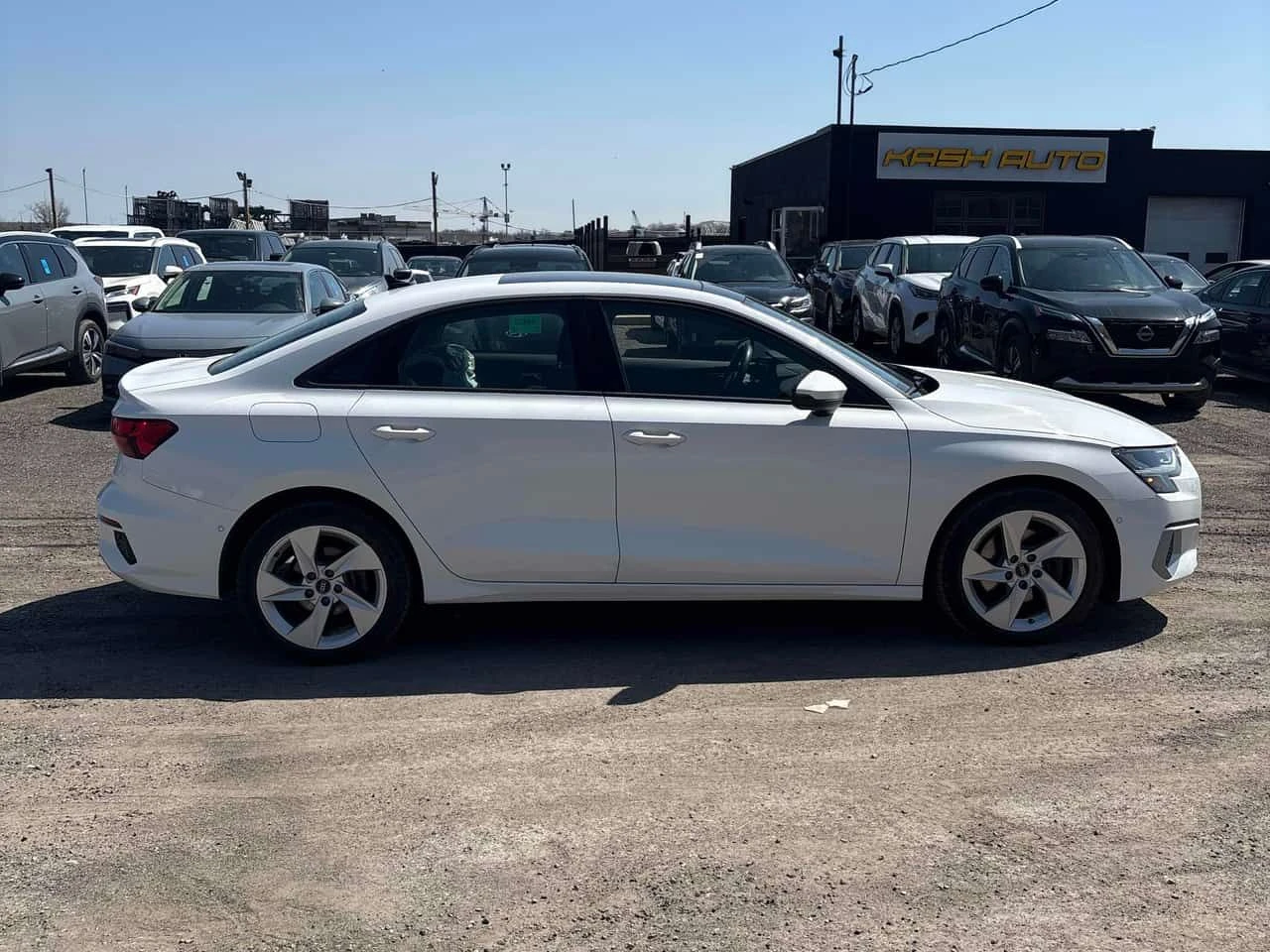 Audi A3 Komfort  CARFAX, снимка 3 - Автомобили и джипове - 54315525