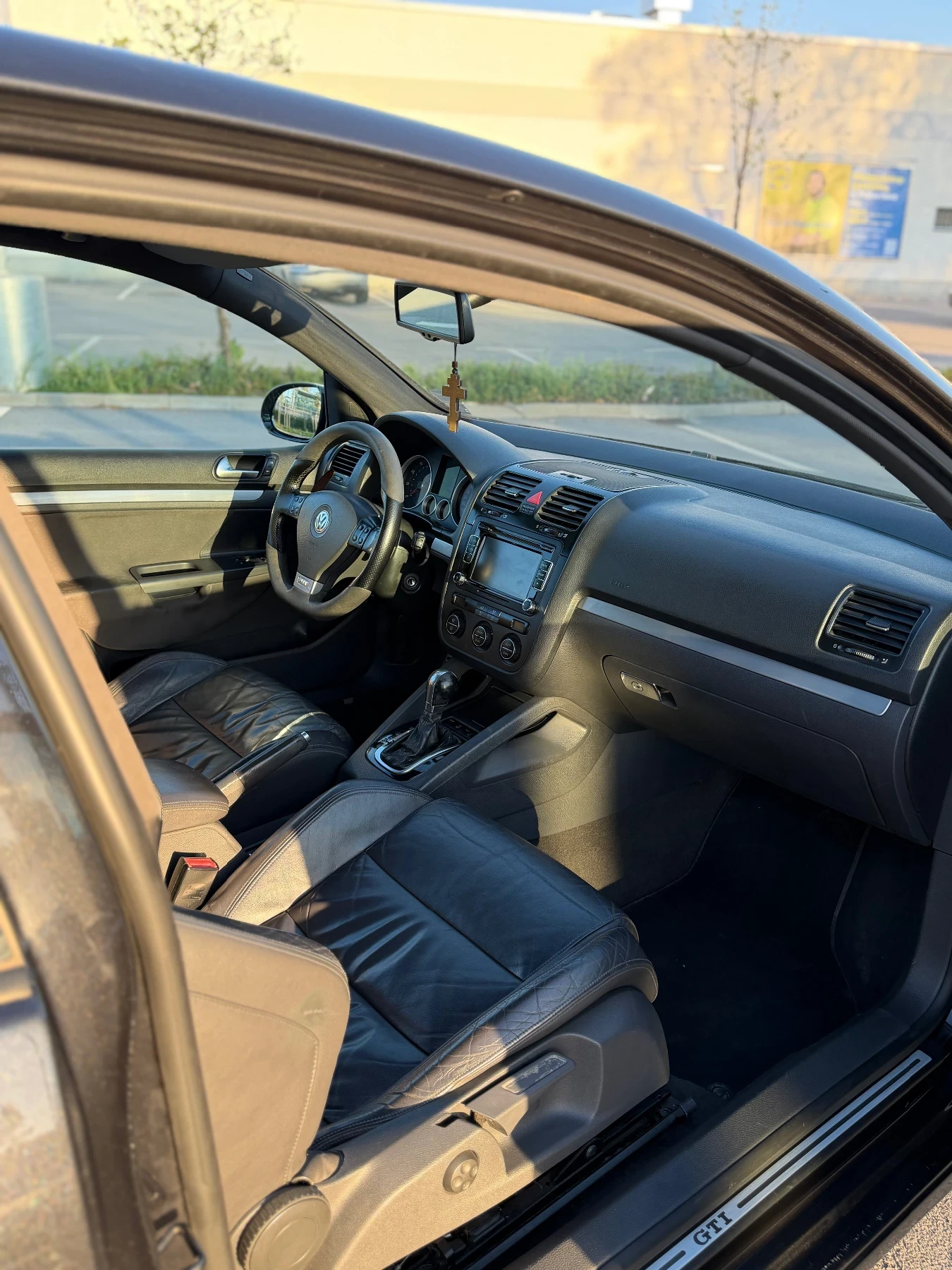 VW Golf, снимка 13 - Автомобили и джипове - 54332923