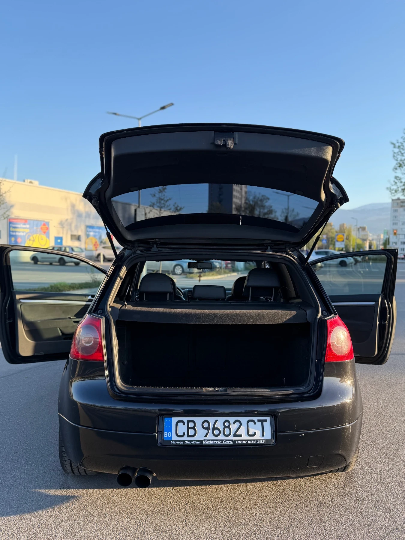 VW Golf, снимка 14 - Автомобили и джипове - 54332923
