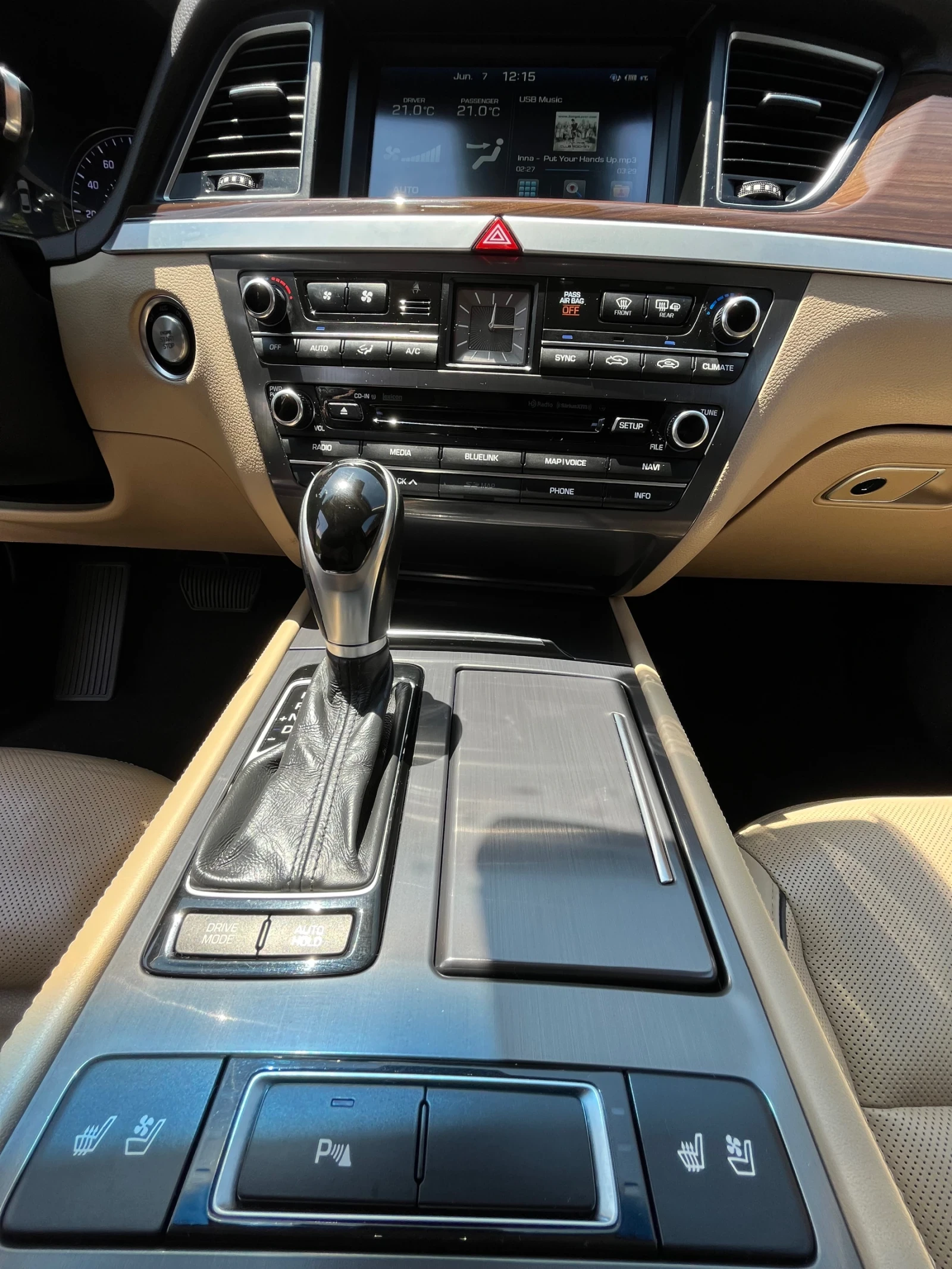 Hyundai Genesis, снимка 15 - Автомобили и джипове - 54808934