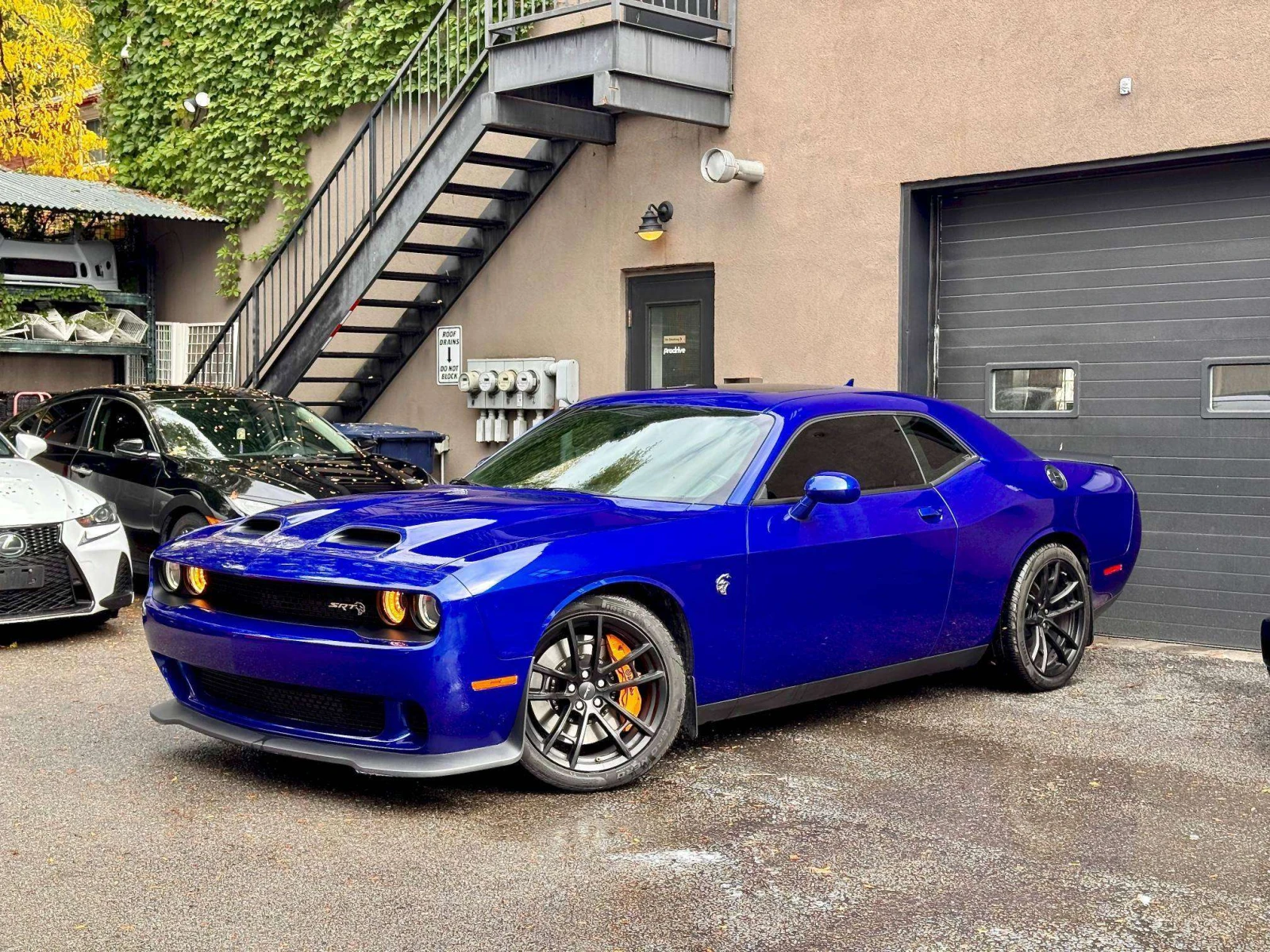 Dodge Challenger SRT HELLCAT / КАРФАКС / КОЖА / ЦЕНА ДО БГ, снимка 3 - Автомобили и джипове - 54897542