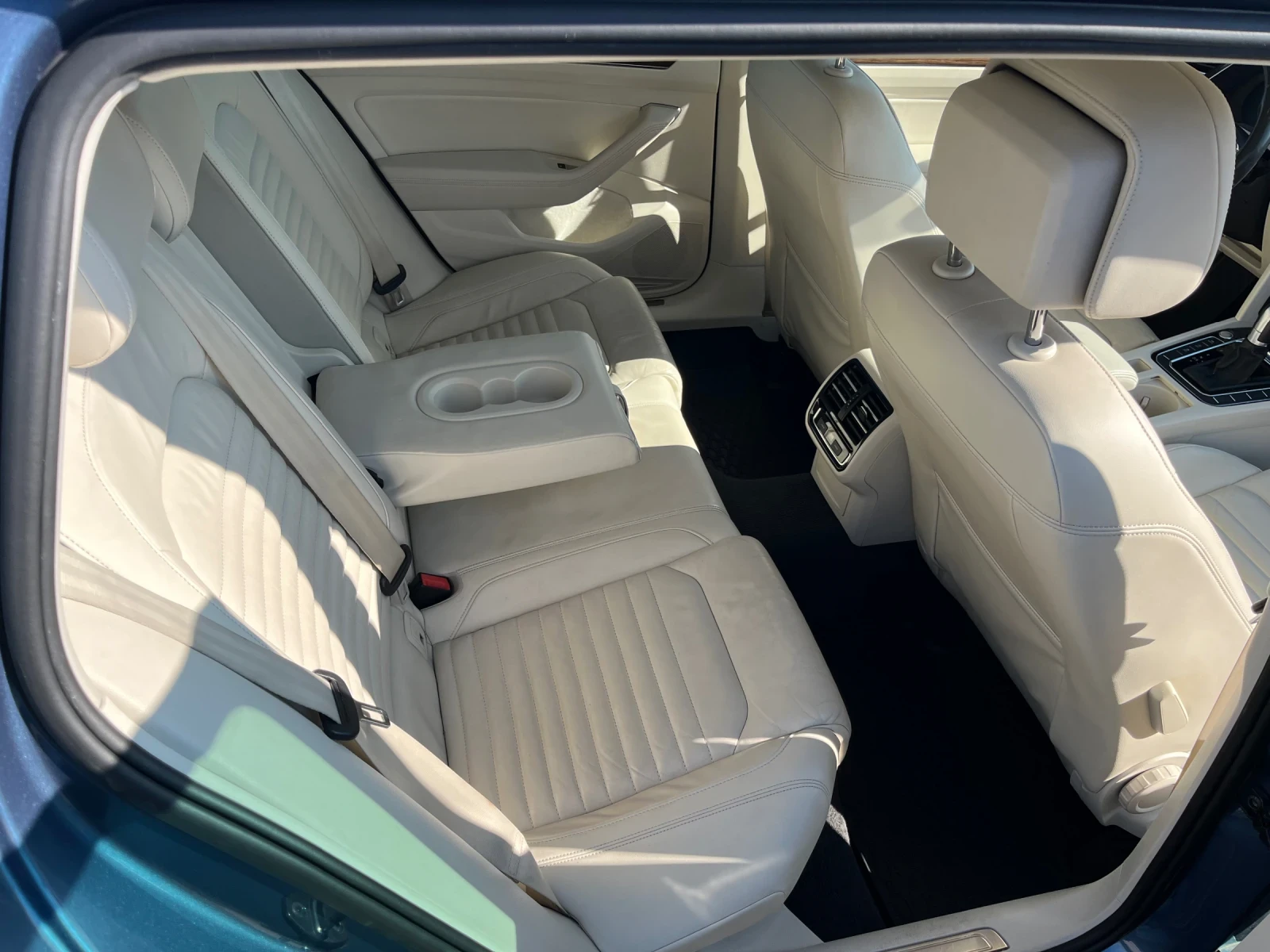 VW Passat 2.0TDI 240ps 4Motion, снимка 9 - Автомобили и джипове - 54912987