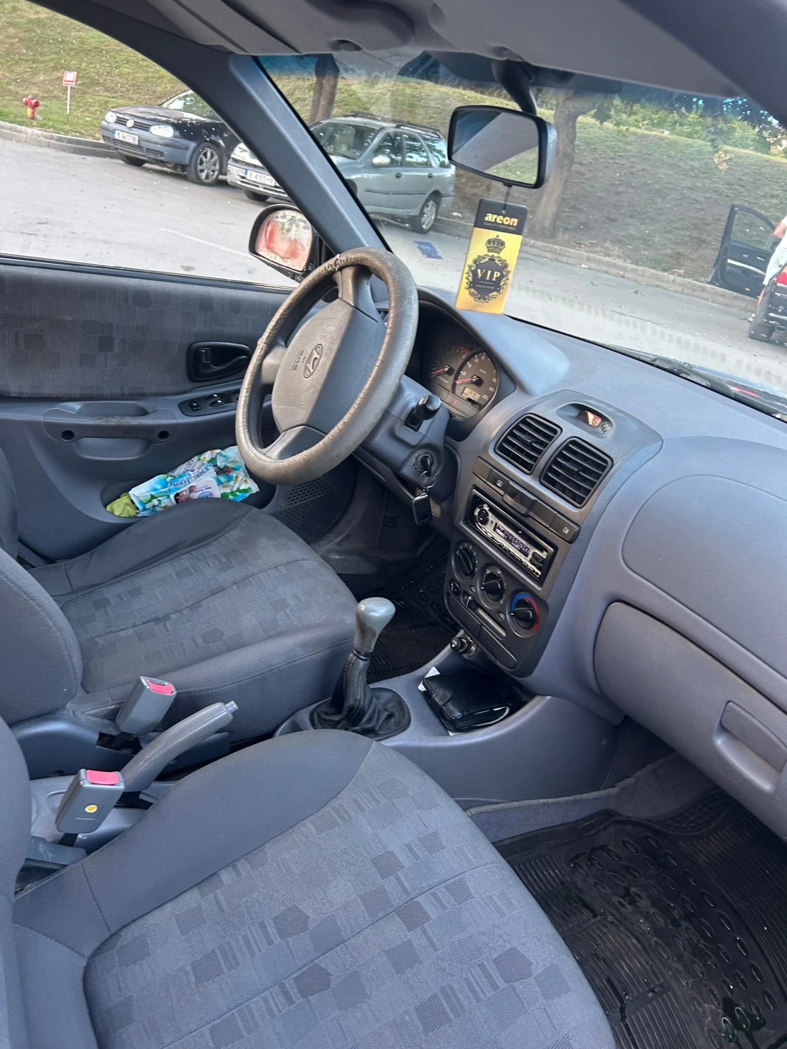 Hyundai Accent 1.3 бензин/газ, снимка 8 - Автомобили и джипове - 55878511