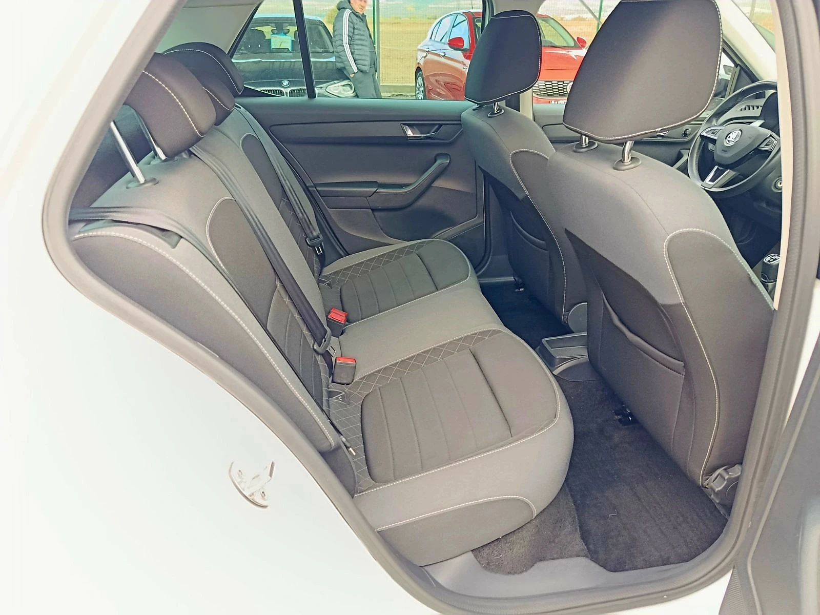 Skoda Fabia 1, 0 I , снимка 16 - Автомобили и джипове - 56626573