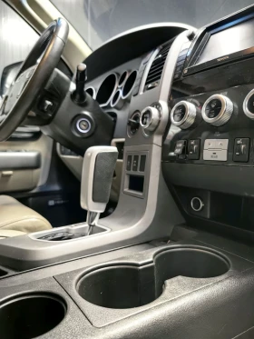 Toyota Sequoia 5.7* ГАЗ-БЕНЗИН* 6+ 1* LIMITED* 4x4* РЕГ* ПЕРФЕКТН, снимка 7
