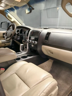 Toyota Sequoia 5.7* ГАЗ-БЕНЗИН* 6+ 1* LIMITED* 4x4* РЕГ* ПЕРФЕКТН, снимка 5