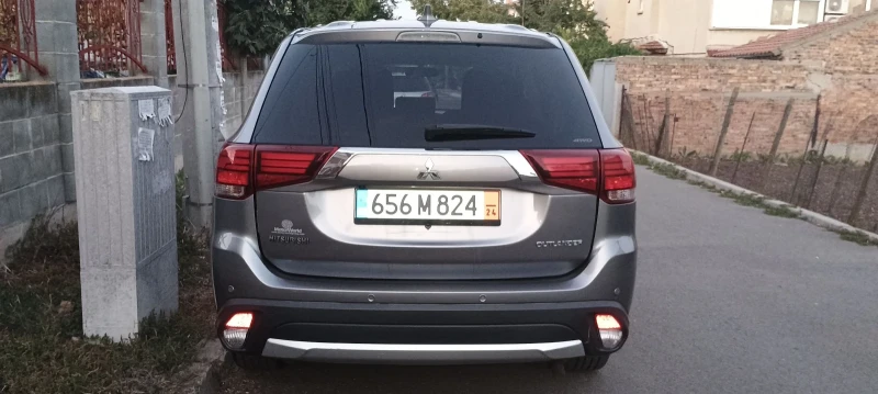 Mitsubishi Outlander, снимка 10 - Автомобили и джипове - 47446180