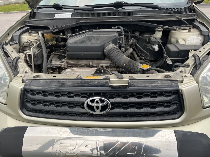 Toyota Rav4, снимка 13 - Автомобили и джипове - 48316923