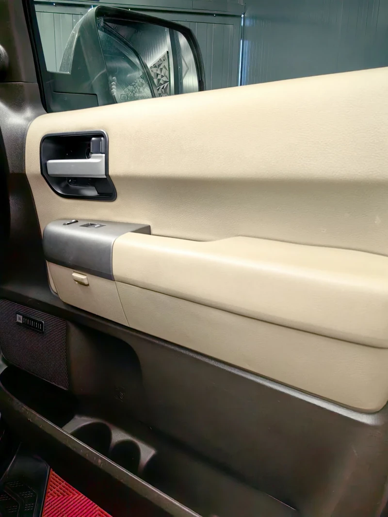 Toyota Sequoia 5.7* ГАЗ-БЕНЗИН* 6+ 1* LIMITED* 4x4* РЕГ* ПЕРФЕКТН, снимка 6 - Автомобили и джипове - 51206993