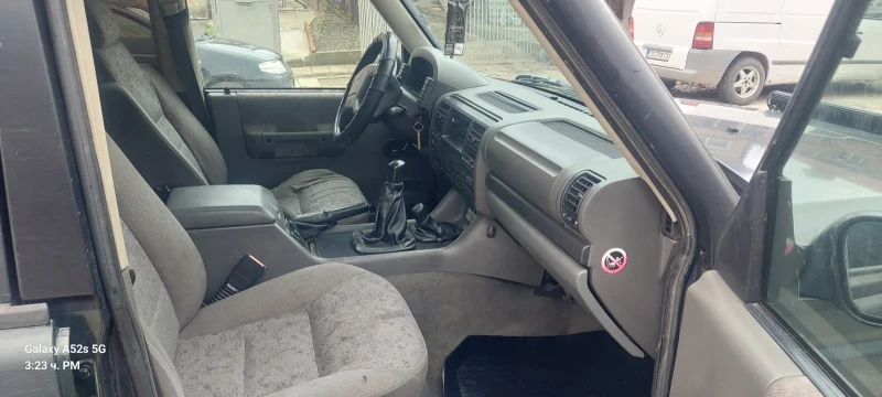 Land Rover Discovery, снимка 17 - Автомобили и джипове - 52743904