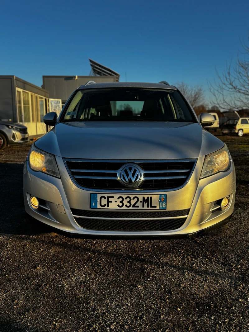 VW Tiguan 2.0 tdi 4x4 Нави, снимка 3 - Автомобили и джипове - 52831423