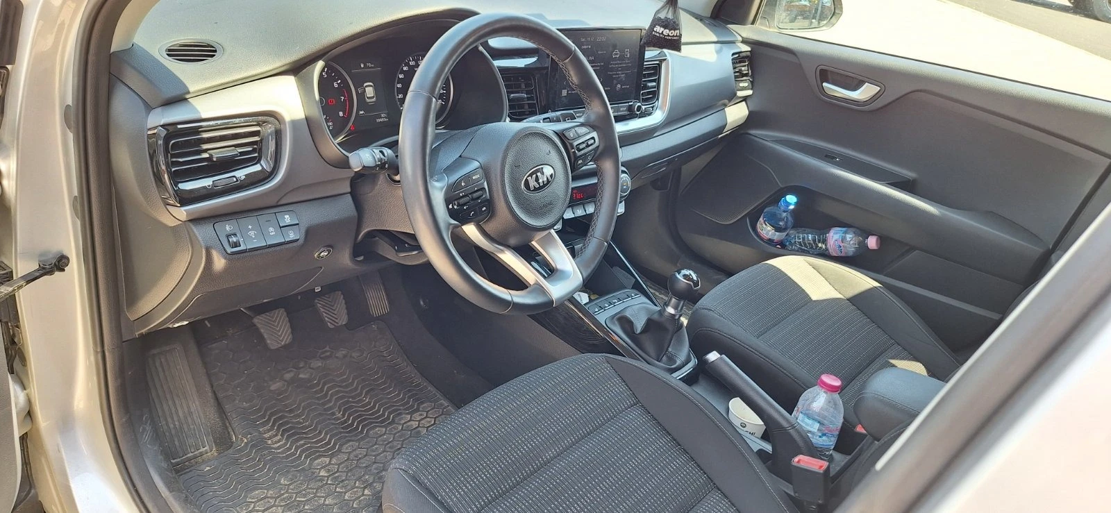 Kia Stonic 1.2MPI ЕX Гаранционен - изображение 8