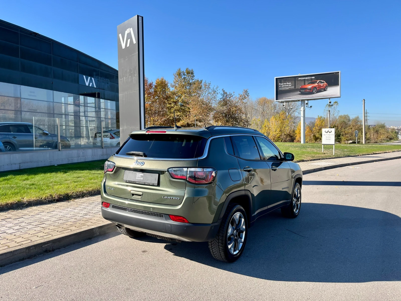 Jeep Compass 2.0d LIMITED 4x4 - изображение 4