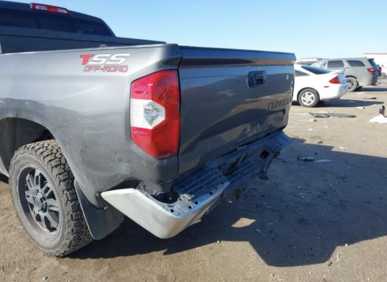 Toyota Tundra SR5 Кожа* Подгрев* Шибидах*  - изображение 7