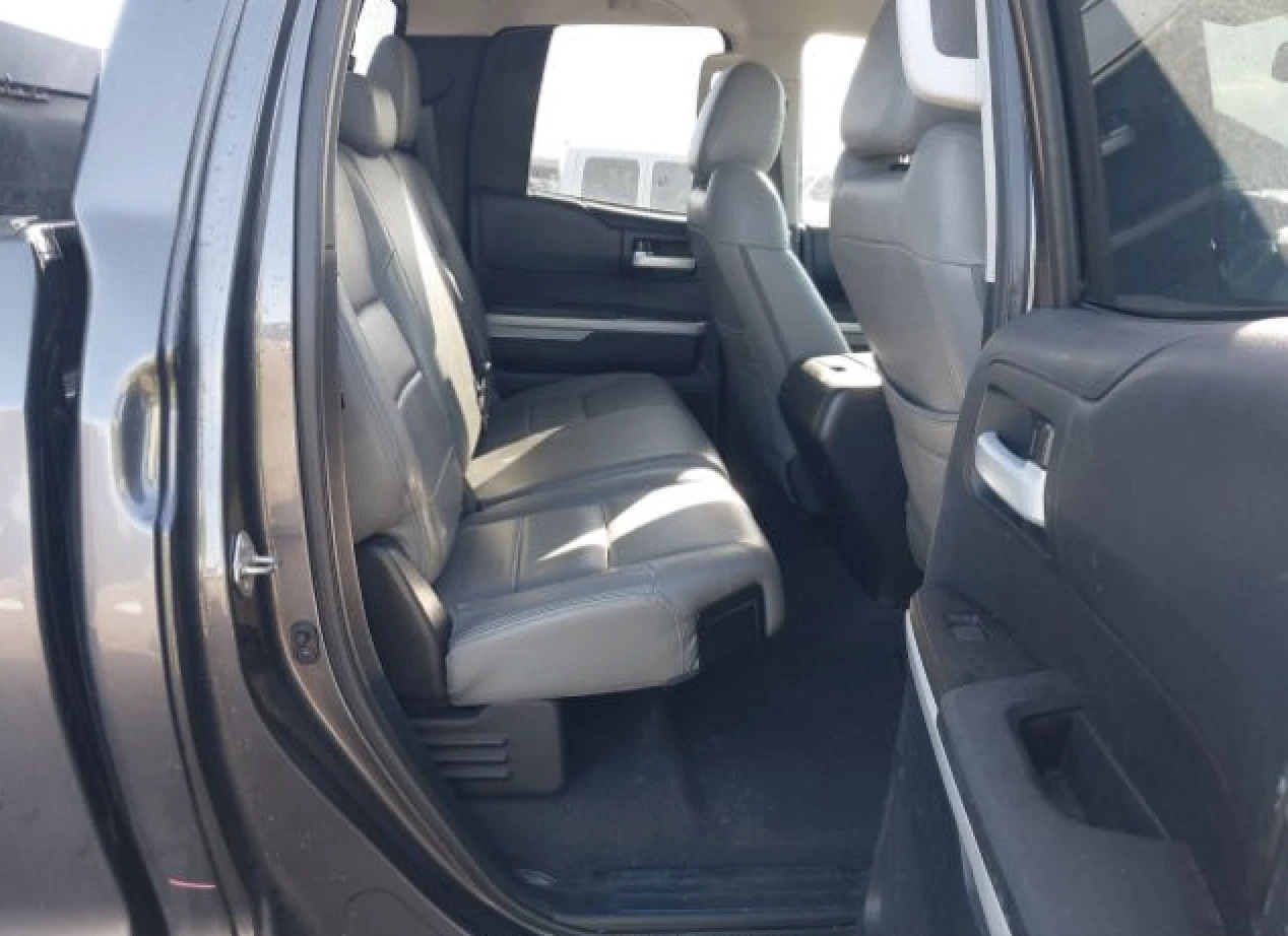 Toyota Tundra SR5 Кожа* Подгрев* Шибидах*  - изображение 9
