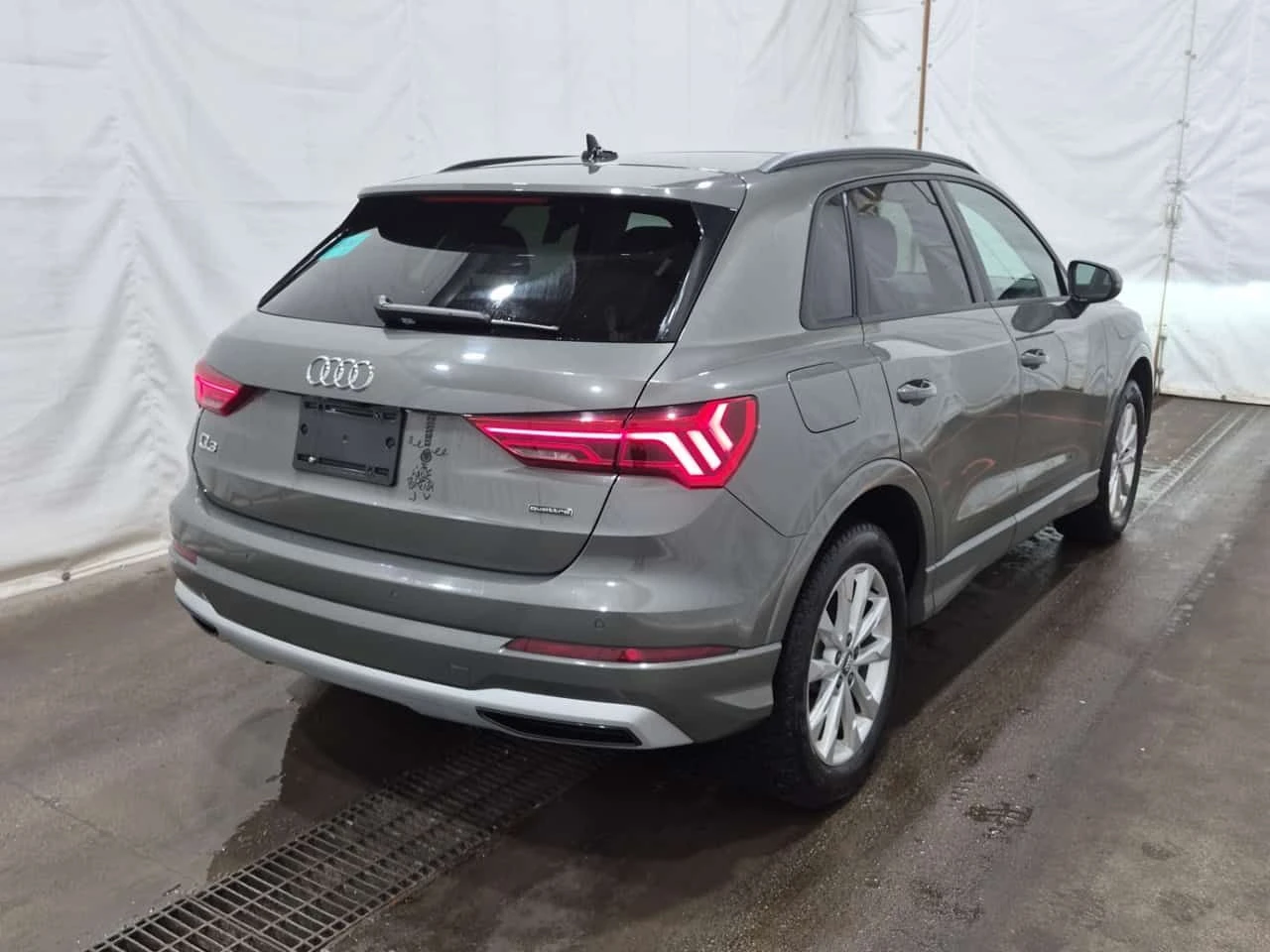Audi Q3 * PREMIUM * CARFAX * ПАНОРАМА * 2 КЛЮЧА * , снимка 3 - Автомобили и джипове - 54144083