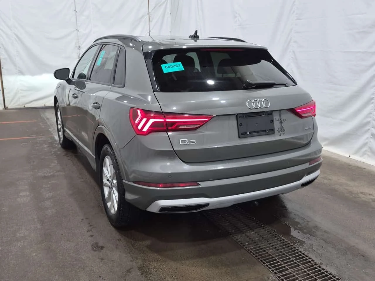 Audi Q3 * PREMIUM * CARFAX * ПАНОРАМА * 2 КЛЮЧА * , снимка 4 - Автомобили и джипове - 54144083