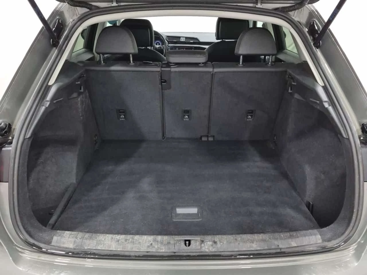 Audi Q3 * PREMIUM * CARFAX * ПАНОРАМА * 2 КЛЮЧА * , снимка 15 - Автомобили и джипове - 54144083