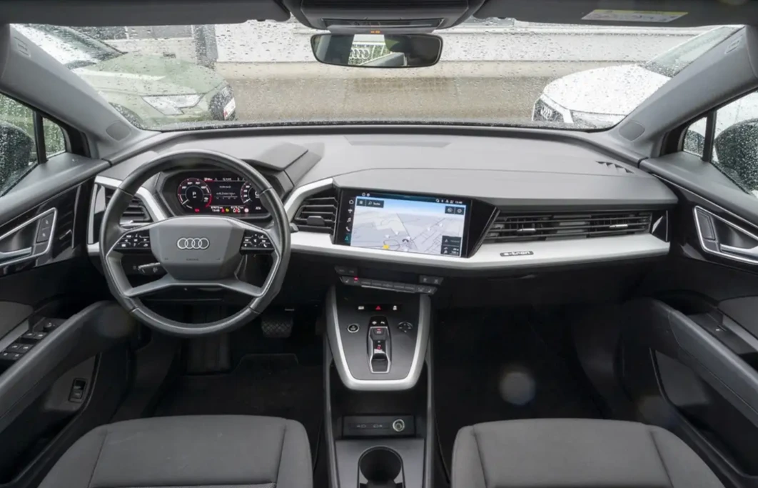 Audi Q4 e-tron, снимка 4 - Автомобили и джипове - 54370346