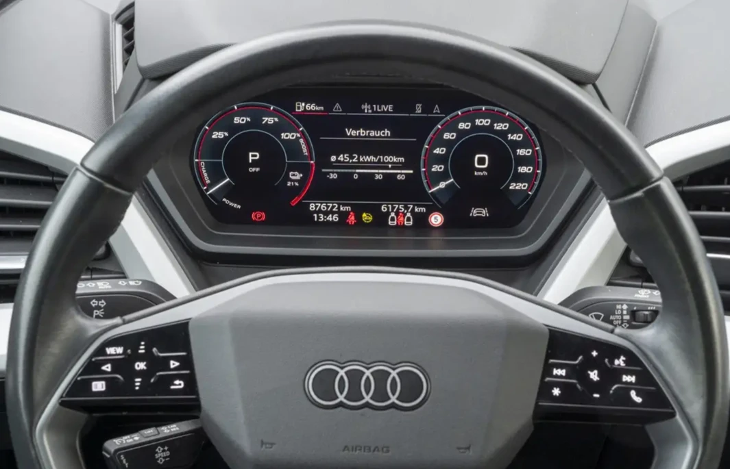 Audi Q4 e-tron, снимка 7 - Автомобили и джипове - 54370346