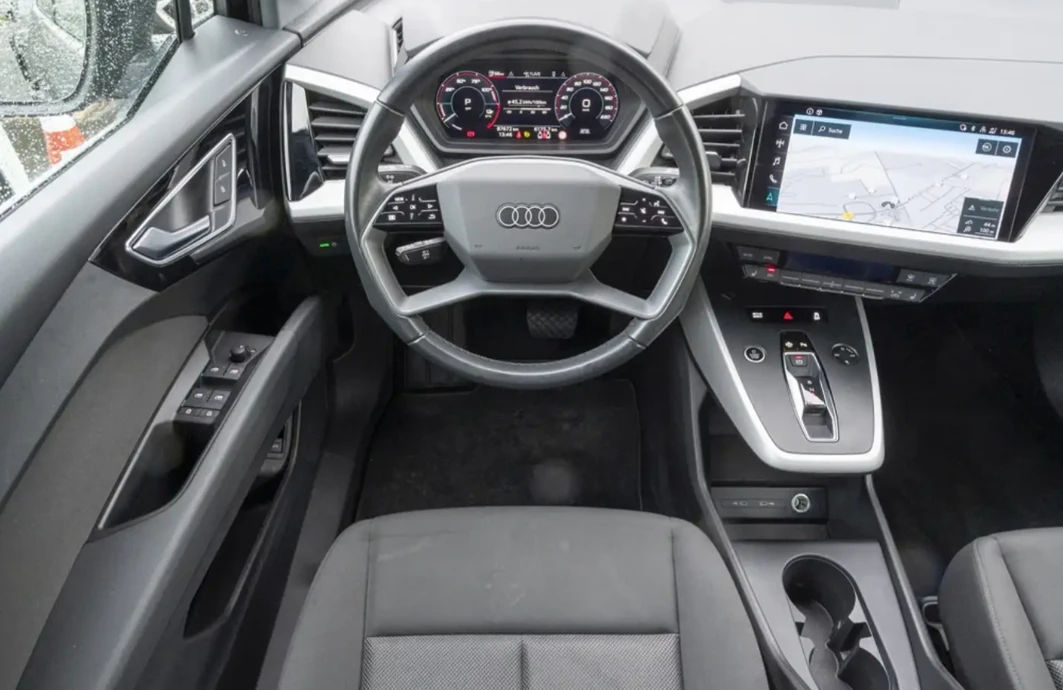 Audi Q4 e-tron, снимка 5 - Автомобили и джипове - 54370346