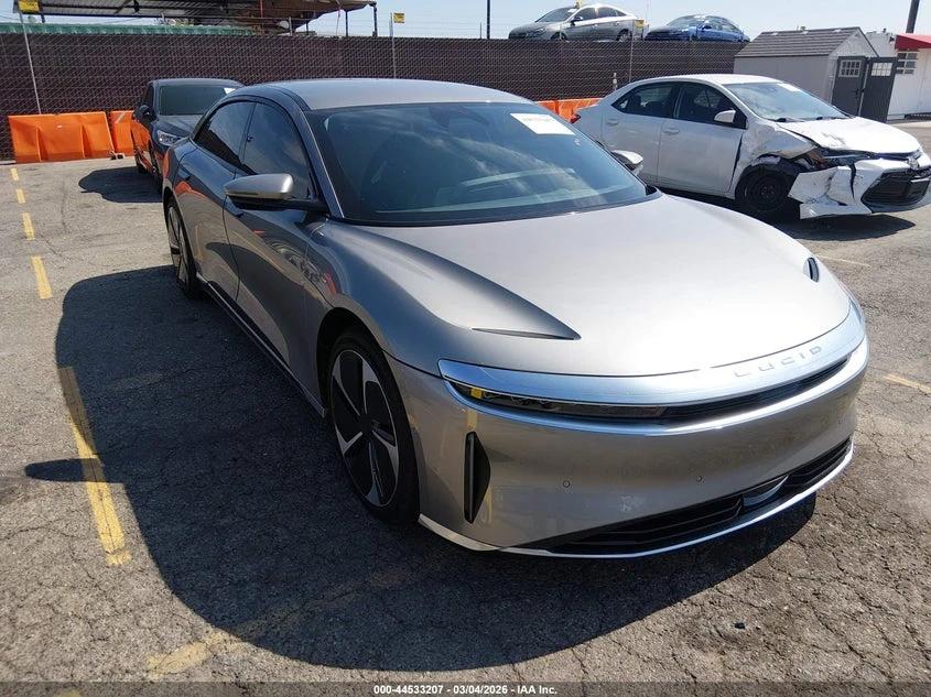 Други Друг Lucid Air Touring