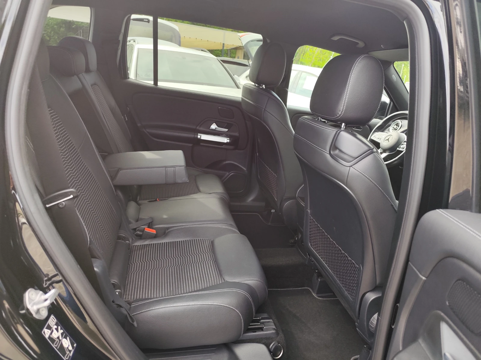 Mercedes-Benz GLB 220 D* LED* NAVI* VIRTUAL COCKPIT* HEAD UP* ПОДГРЕВ, снимка 12 - Автомобили и джипове - 54515638