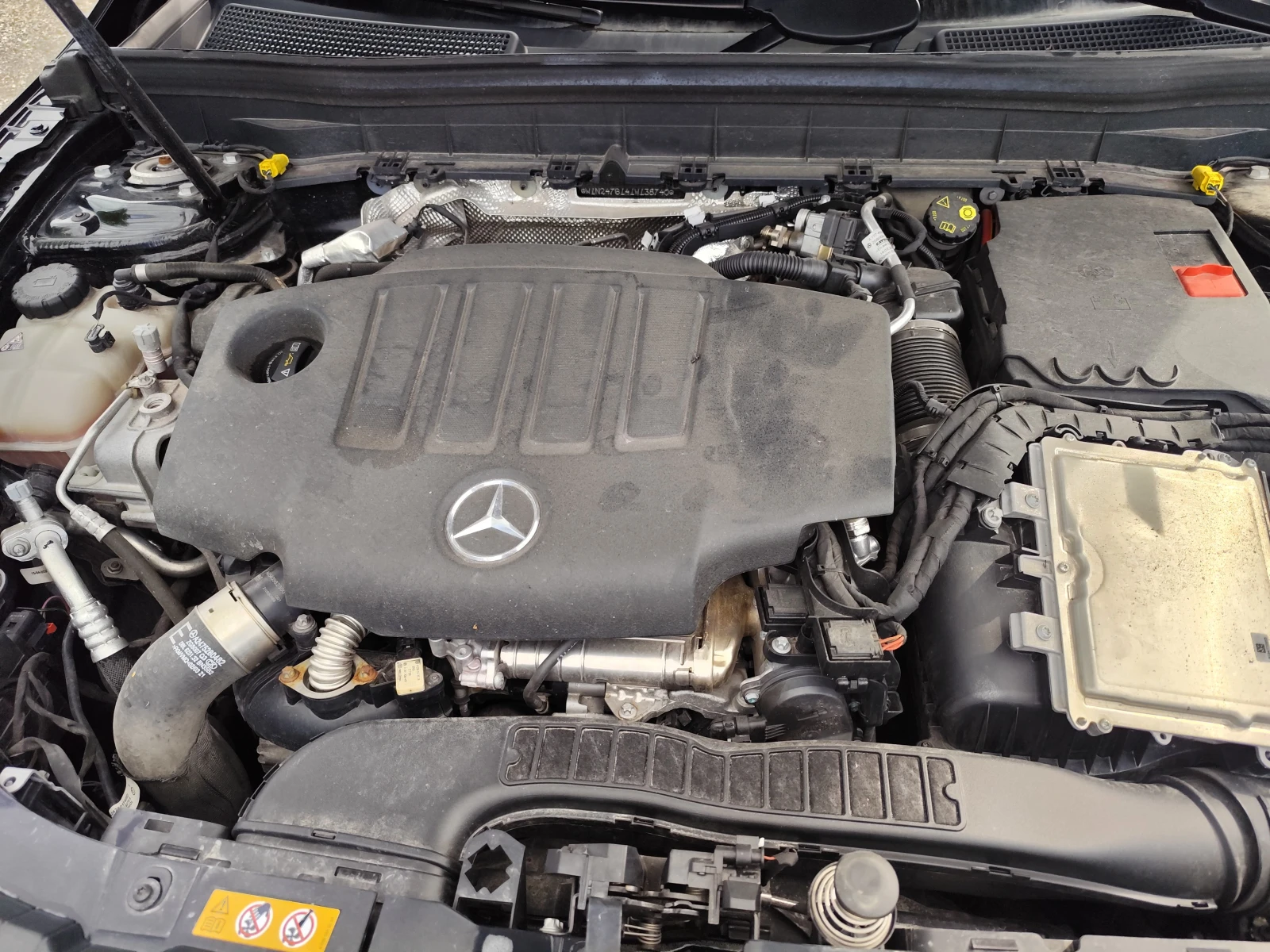 Mercedes-Benz GLB 220 D* LED* NAVI* VIRTUAL COCKPIT* HEAD UP* ПОДГРЕВ, снимка 15 - Автомобили и джипове - 54515638