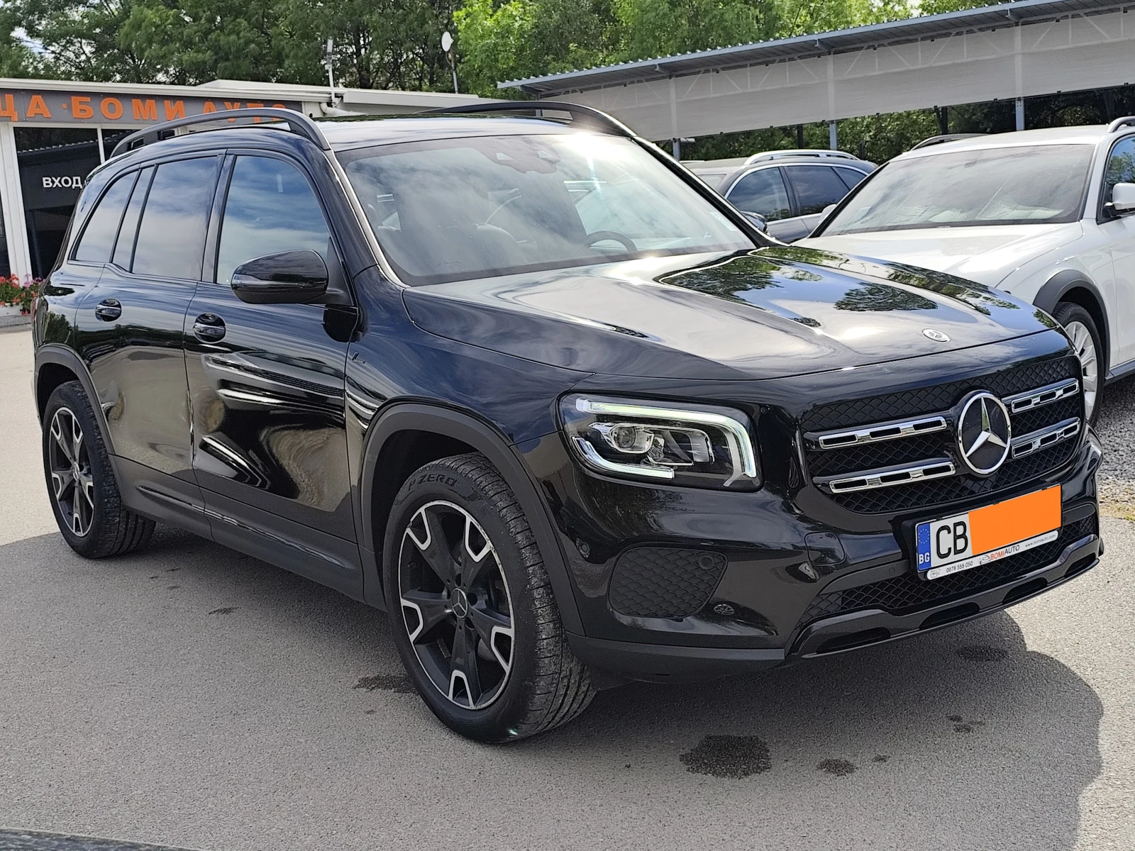 Mercedes-Benz GLB 220 D* LED* NAVI* VIRTUAL COCKPIT* HEAD UP* ПОДГРЕВ, снимка 3 - Автомобили и джипове - 54515638