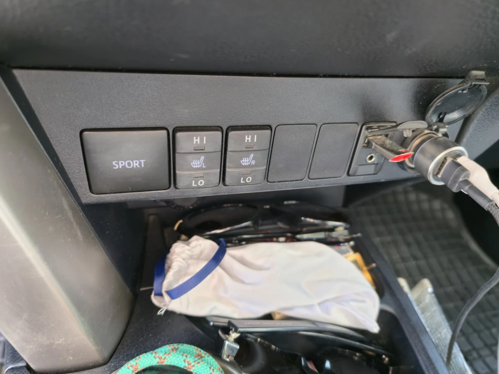 Toyota Rav4 2.2 D4D 4x4 6ск , снимка 11 - Автомобили и джипове - 54743692