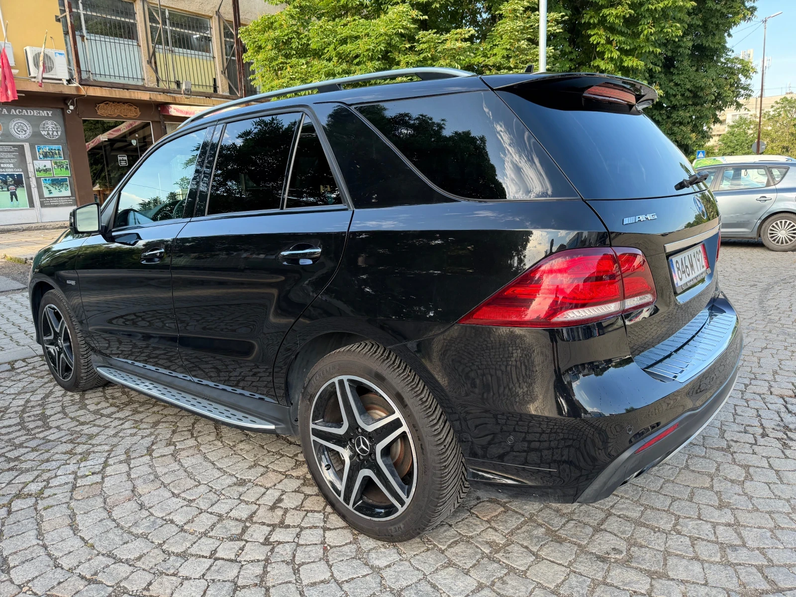 Mercedes-Benz GLE 43 AMG, снимка 2 - Автомобили и джипове - 54743909