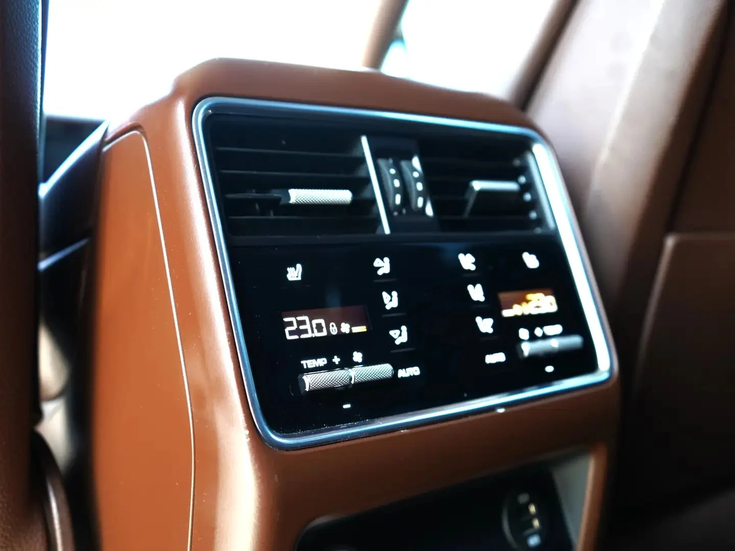 Porsche Cayenne E-Hybrid ���������� ���� �� �������� | Mobile.bg � ����������� 17
