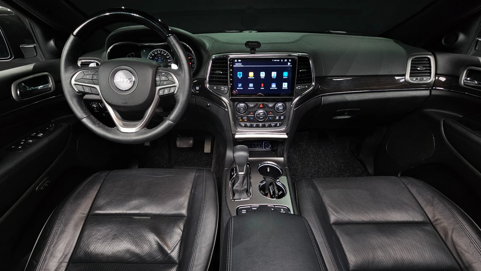Jeep Grand cherokee 3.6 OVERLAND * KРАЙНА ЦЕНА* FULL MAXX, снимка 9 - Автомобили и джипове - 56245949