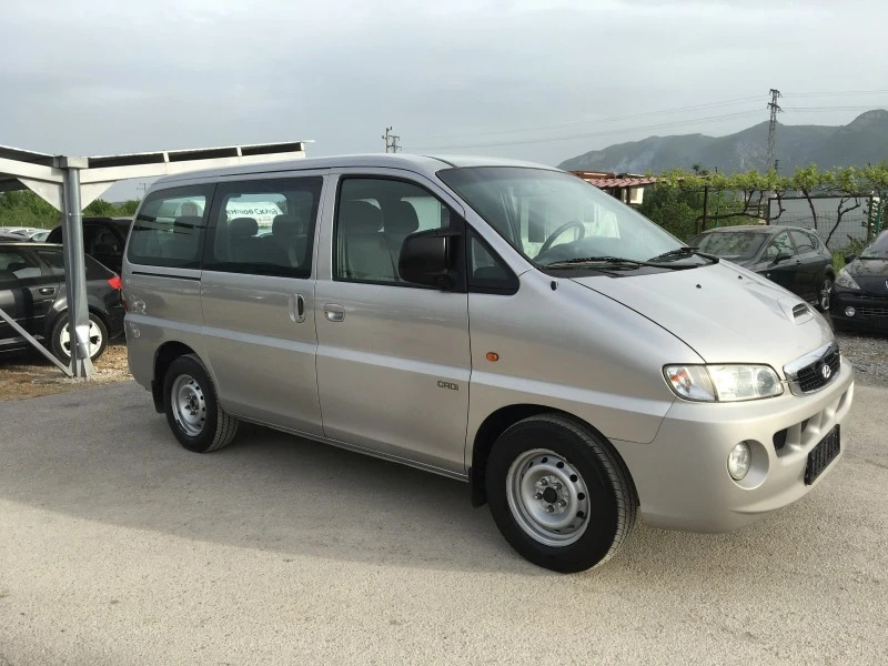 Hyundai H1 2.5CRDI, 9-места, снимка 4 - Бусове и автобуси - 45321670