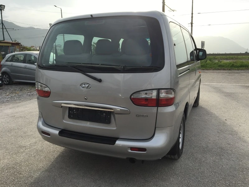 Hyundai H1 2.5CRDI, 9-места, снимка 6 - Бусове и автобуси - 45321670