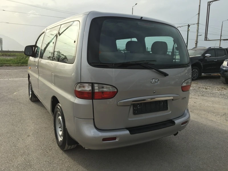 Hyundai H1 2.5CRDI, 9-места, снимка 7 - Бусове и автобуси - 45321670