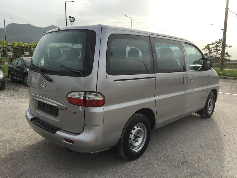 Hyundai H1 2.5CRDI, 9-места, снимка 5 - Бусове и автобуси - 45321670