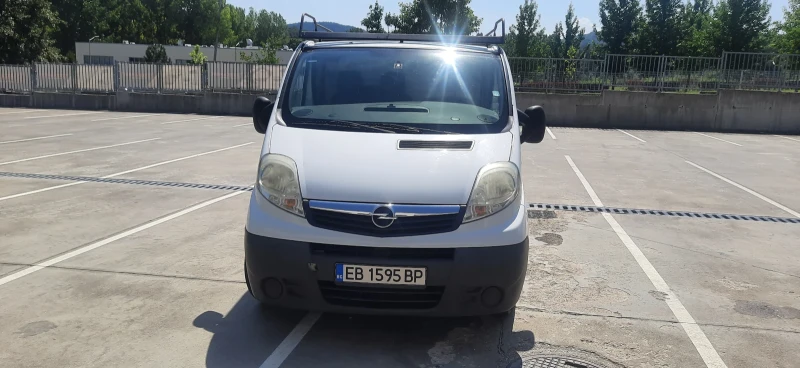 Opel Vivaro, снимка 4 - Бусове и автобуси - 47777112