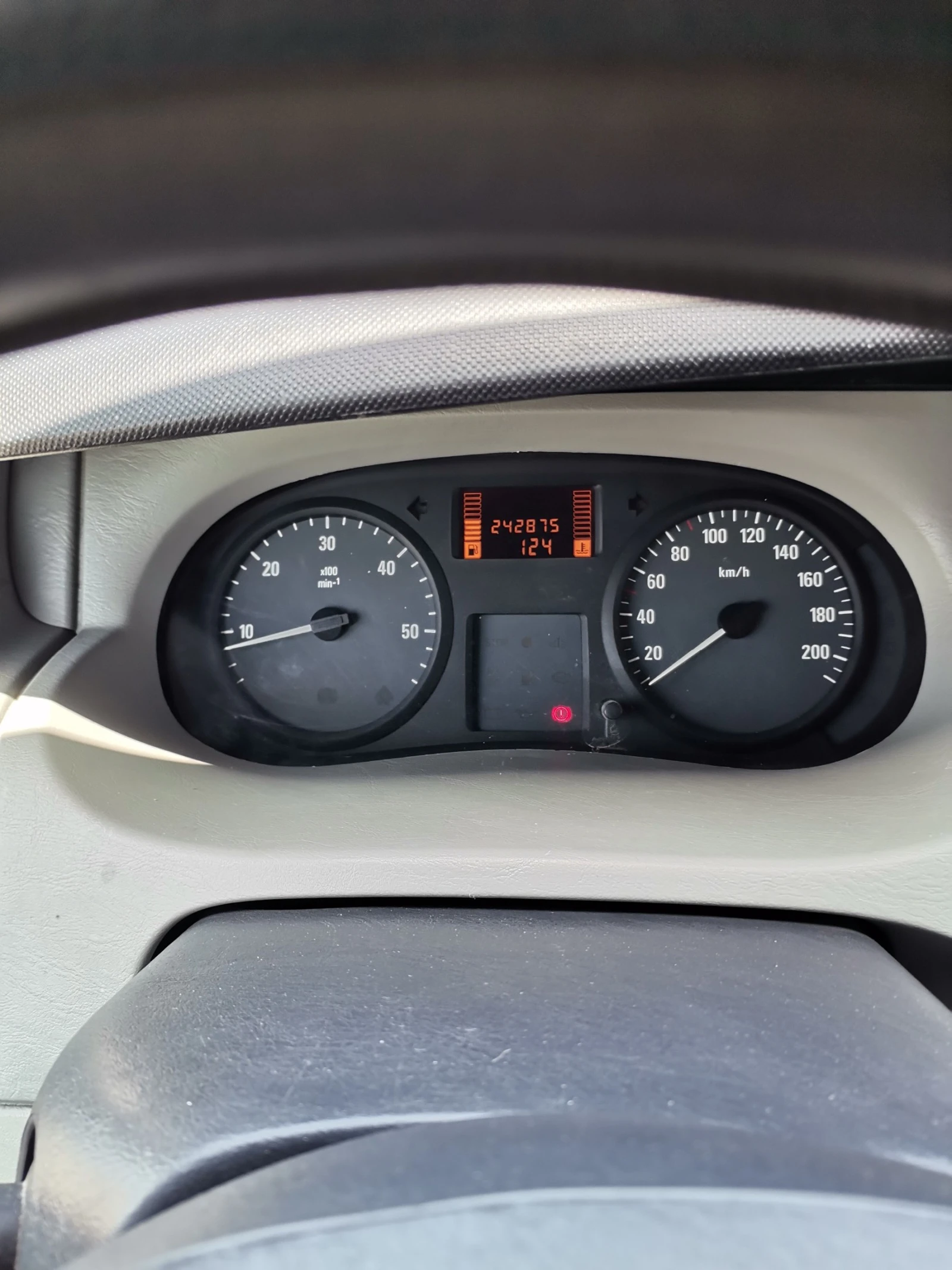 Opel Vivaro  - изображение 7