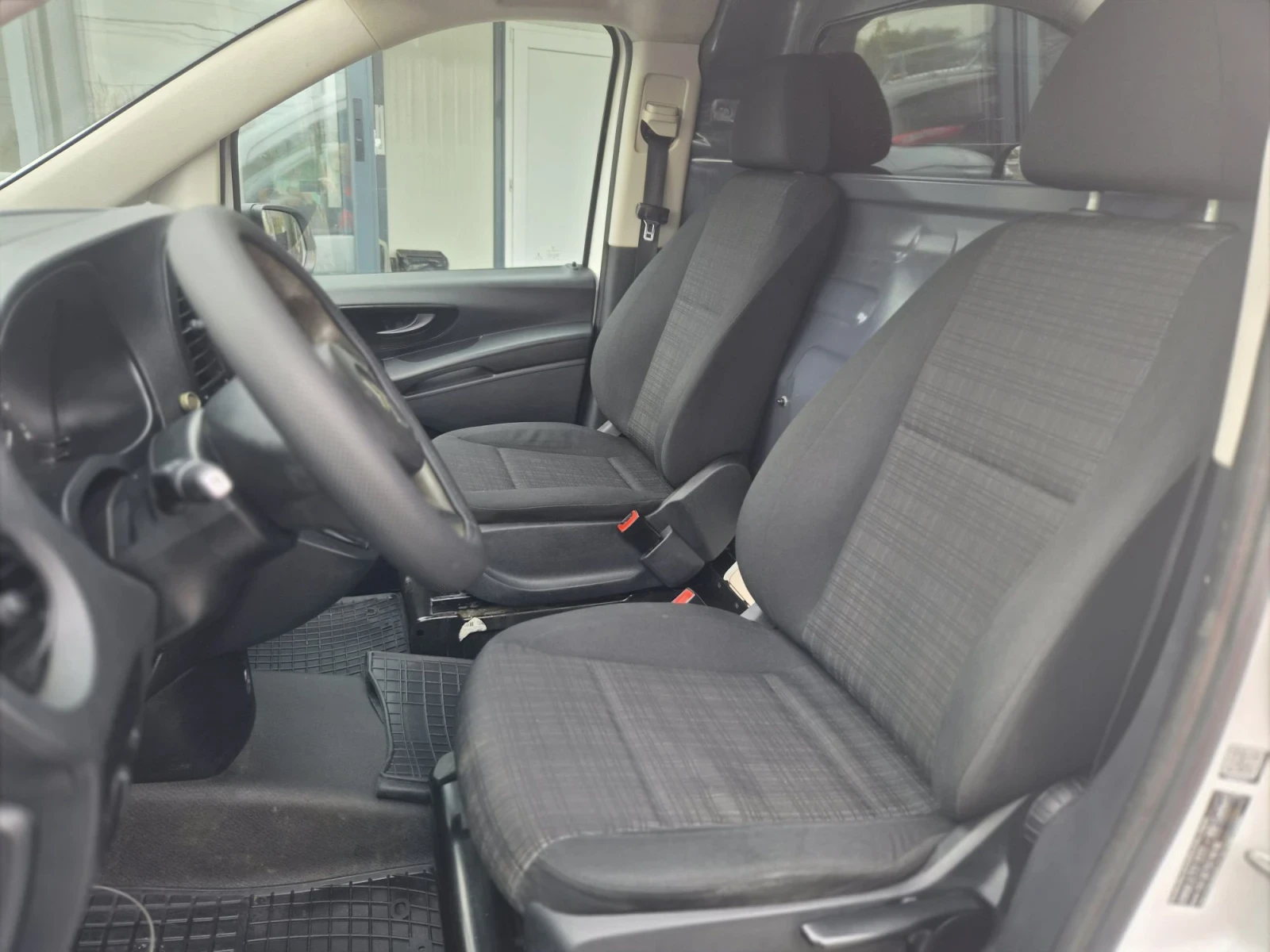 Mercedes-Benz Vito 114CDI , снимка 9 - Бусове и автобуси - 56751080