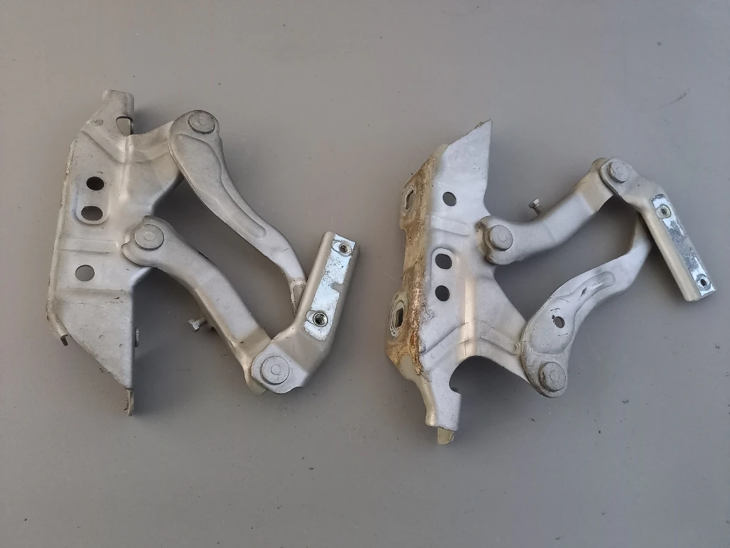 Панти преден капак Мерцедес А180 W169 